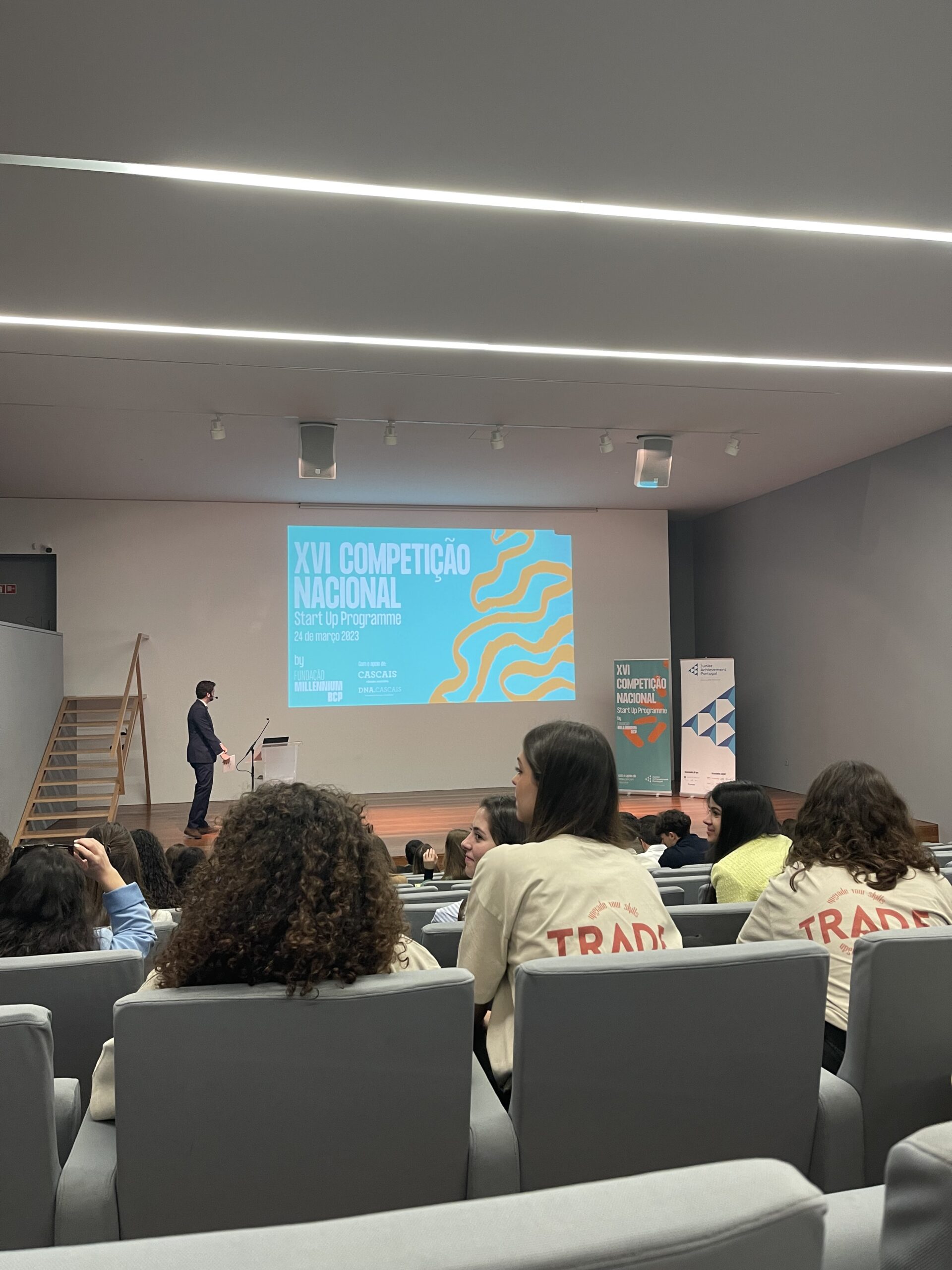 Photo prise pendant la compétition de Junior Achievement Portugal