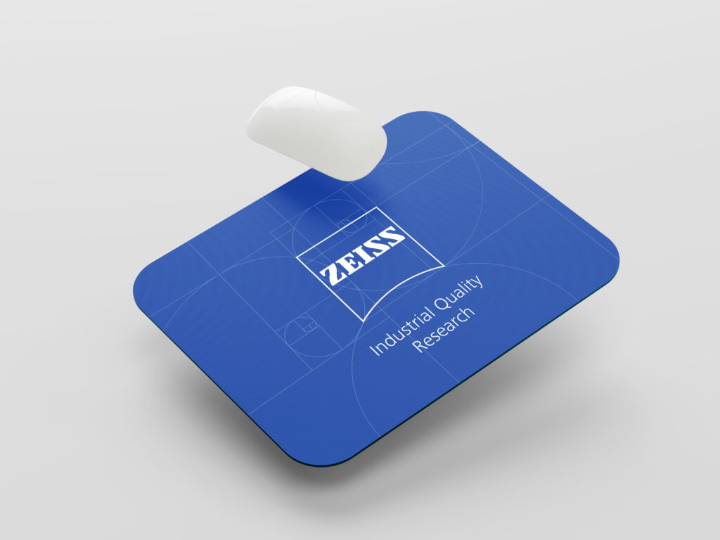 mockup-tapis-souris-sophie-qiu Mockup d'un tapis de souris ZEISS